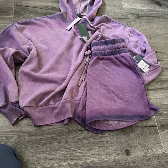Women’s Combo Set Oversized Hoodie Sweatshirt and Short.    Size S.      Purple - Picture 14 of 14